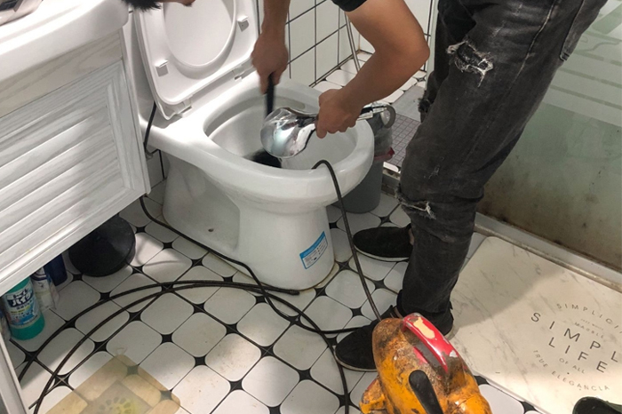 宁国马桶堵塞自己疏通还是找师傅?专业上门服务让你省时更省心